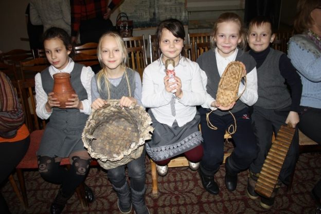 Интерактивная игра «Секреты бабушкиного сундука»