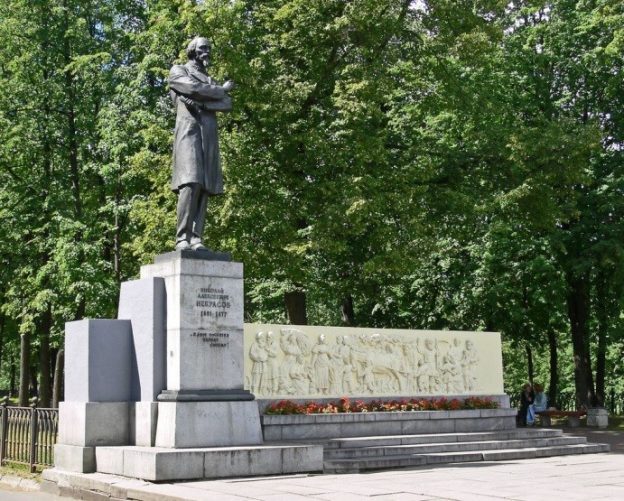 «И вновь душа поэзией полна»