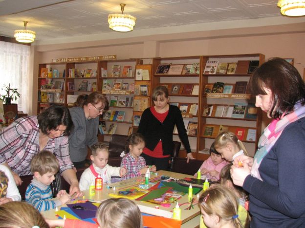 Занимательный час «ЧИТАЕМ, ИГРАЕМ и МАСТЕРИМ в ДНИ ШКОЛЬНЫХ КАНИКУЛ»