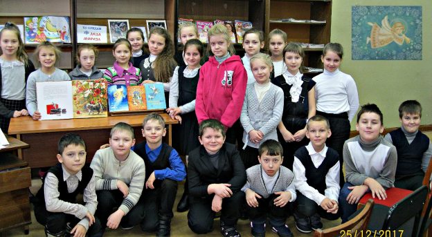 Познавательный час «Под чистым небом Рождества»