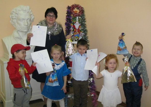 Празднично-игровой час «Новогодний карнавал»