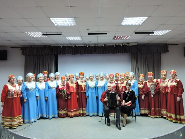 Праздничная концертная программа «Снег кружится…»