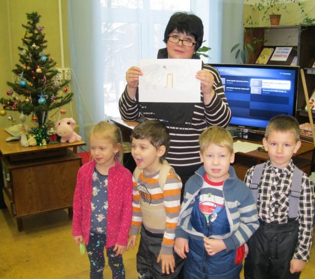 Познавательно-игровой час «Зимняя карусель»