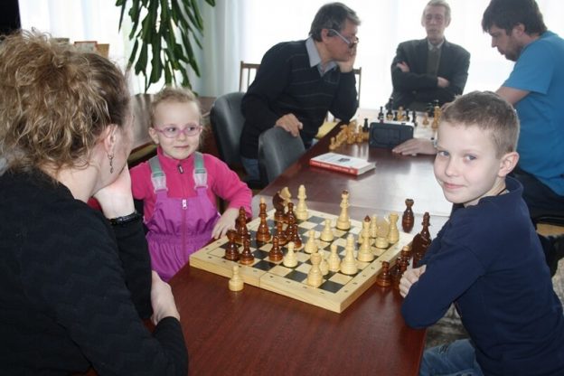 Игровая встреча шахматного клуба «Четыре коня»