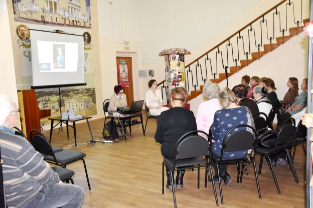 Созвучие и умиротворение: в гостях поэтесса Вероника Щелкачева