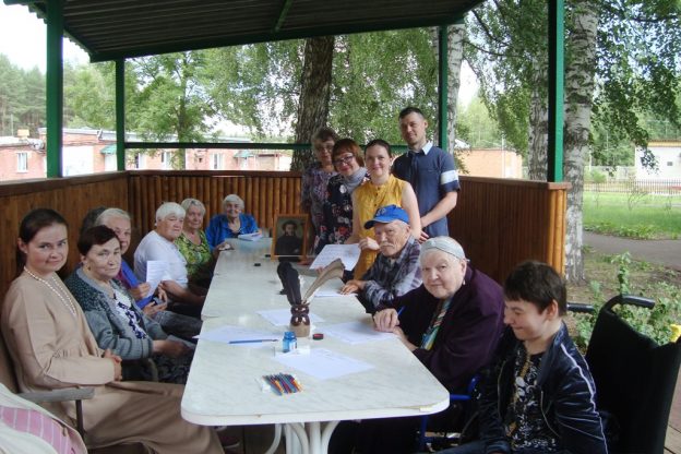 Спешите к Пушкину, друзья! Акция волонтёрской группы «Старость в радость»