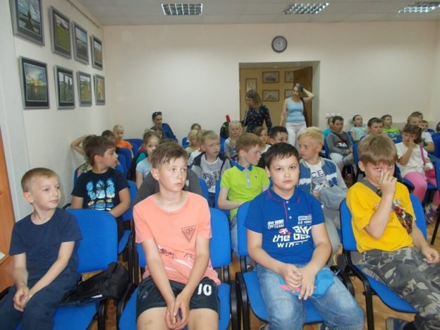 «О героях былых времён», час мужества