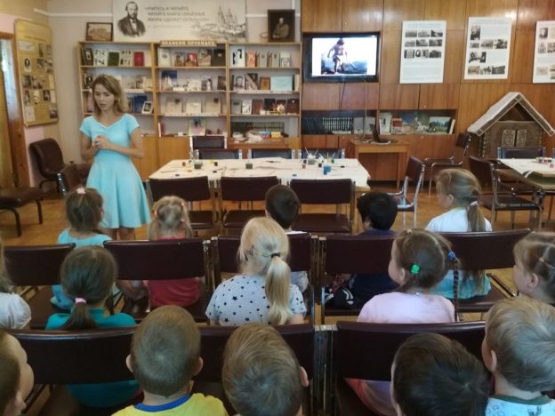 Занятие в кружке «Чудесный теремок»