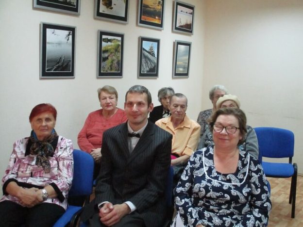 «Пусть будет тёплой осень жизни», праздничная  программа