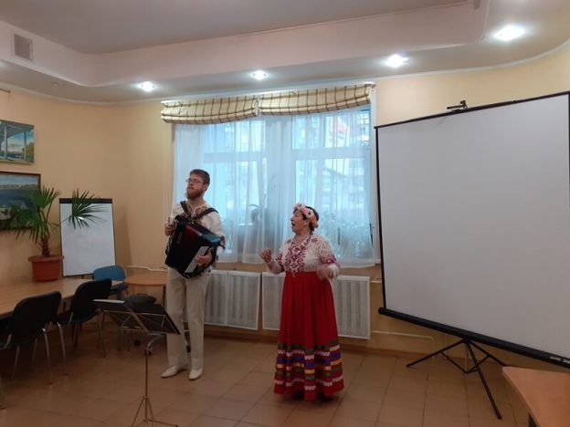 «Русские песни», концерт фольклорной группы «Ромашка»