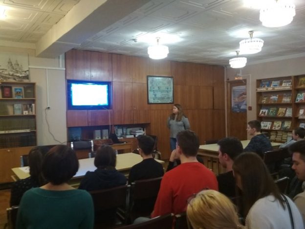 «В кругу друзей и книг», новогодняя встреча из цикла «Новый Год стучит к нам в двери!»