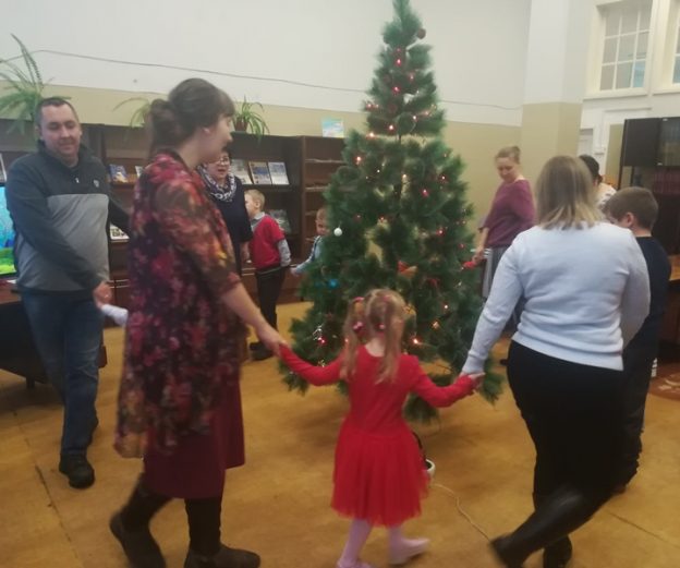 «А у нас Новый год! Ёлка в гости зовёт!», праздничный час