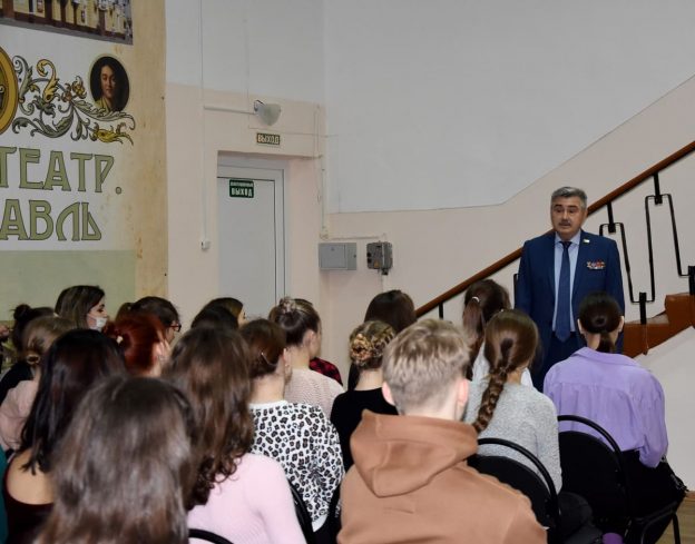 Помнить своих героев! Час мужества с Анатолием Кашириным