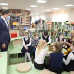 Первую модельную библиотеку Ярославля посетил мэр Владимир Волков