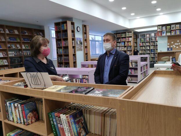 Глава Кировского и Ленинского районов в Лермонтовке