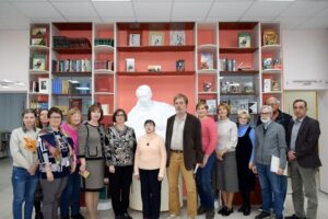 Реализм и авангард Олега Комова: вечер памяти скульптора
