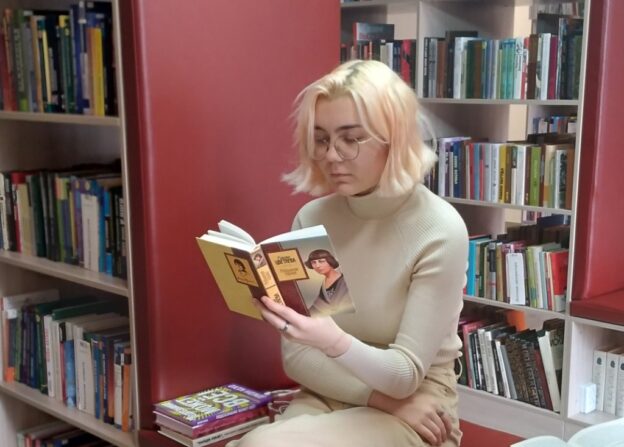 «Моим стихам, как драгоценным винам, настанет свой черед», поэтический альманах