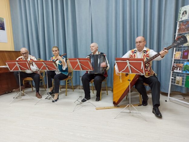 Праздничный концерт русского народного ансамбля «Мозаика»