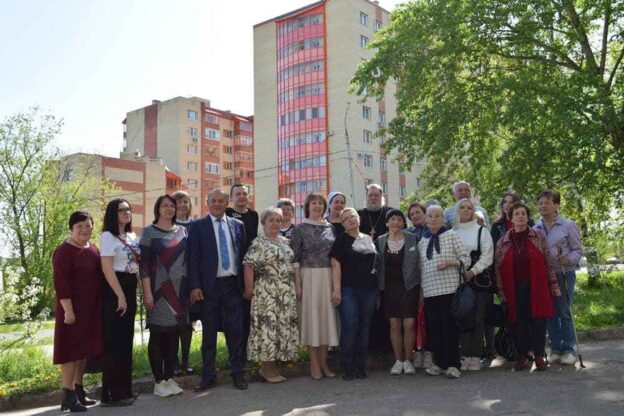 Метут вишневые метели… Праздник вишневого сада в Ярославской Чеховке