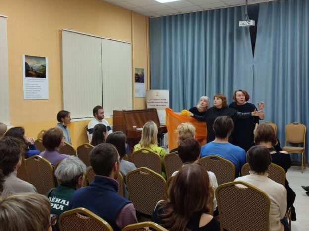 Перформансы учебной группы мастерской Playback-театра