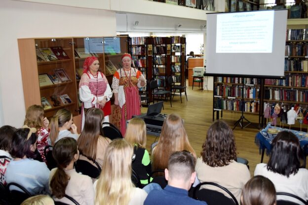 Впереди Новый год и Рождество? Пора учить колядки и готовить вертеп!