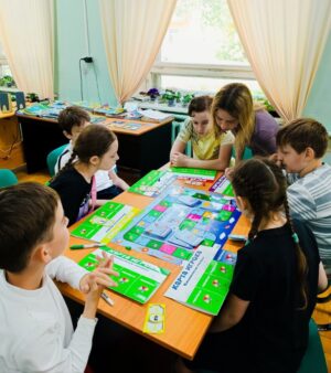 «Учись считать деньги как взрослый», финансовая игра