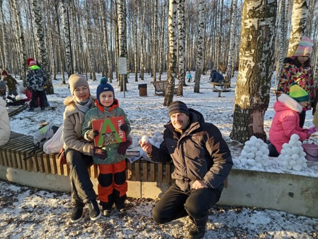 Первый фестиваль снежных фонарей на Дунайке во Фрунзенском районе города Ярославля