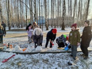 Первый фестиваль снежных фонарей на Дунайке во Фрунзенском районе города Ярославля