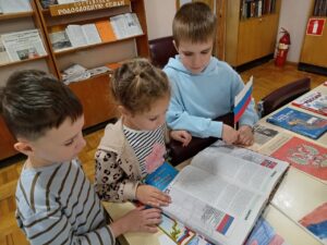 Патриотическая акция «Российский флаг – главный символ Отечества» 0+