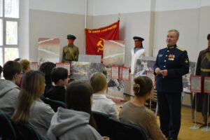 Выставка исторического военного костюма «Символы Победы»