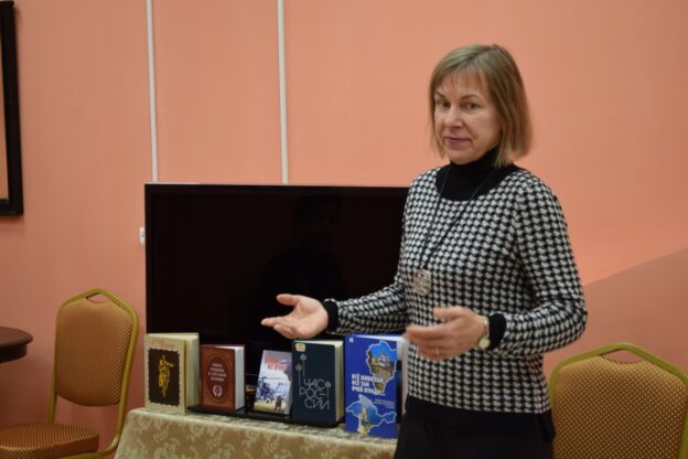 Встреча в литературной гостиной «Вместе – целая страна» 12+