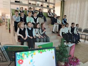 Познавательный час «Волшебство Нового года»