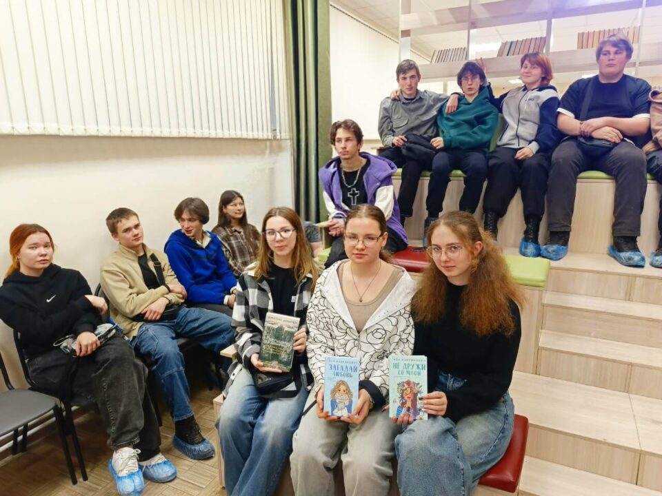 Обзор молодежной литературы «Вектор чтения» 12+