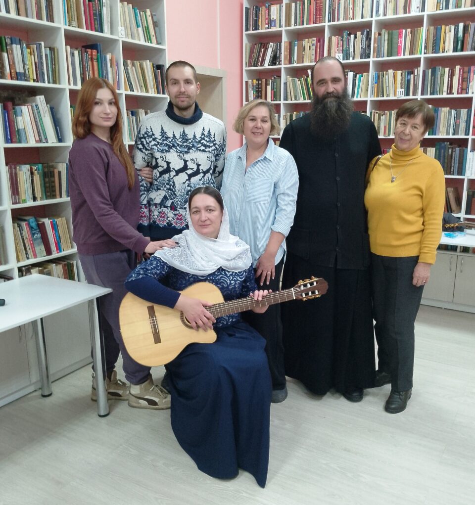В Центральной библиотеке имени М. Ю. Лермонтова состоялся музыкально-поэтический вечер «Рождества волшебные мгновенья»