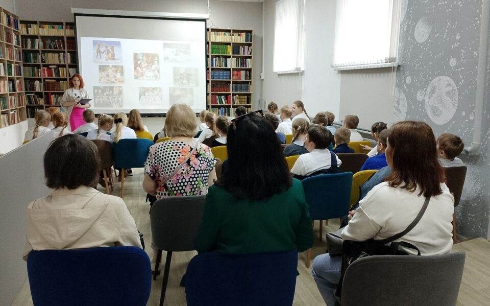 В библиотеке № 7 прошёл тематический день «Вместе – дружная семья»