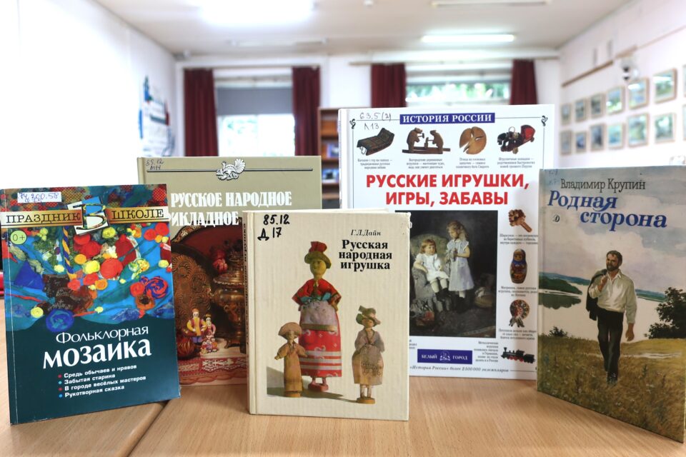 Час знакомства с народным творчеством «Диво Дымковской слободы»